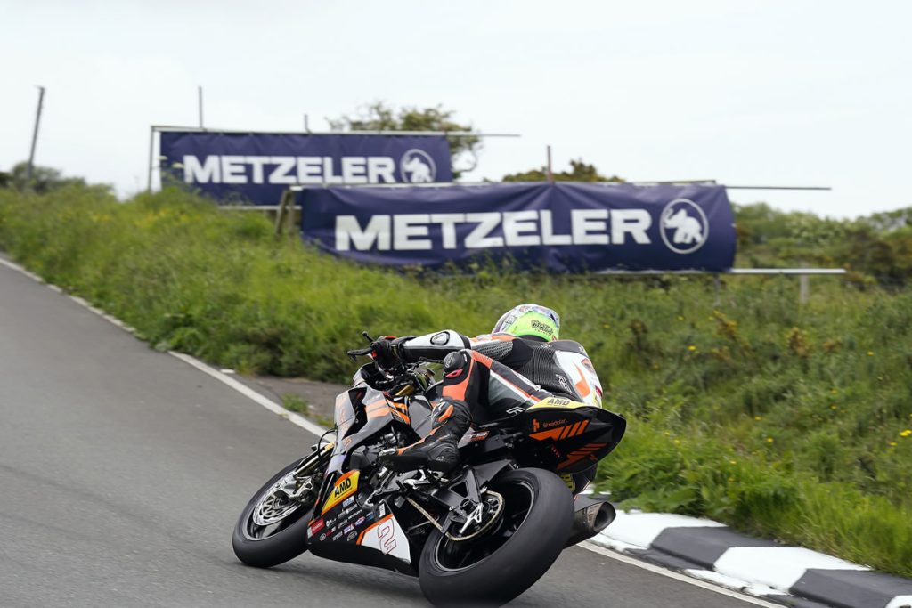 Official Metzeler Isle of Man TT Logo - Official Tyre Partners